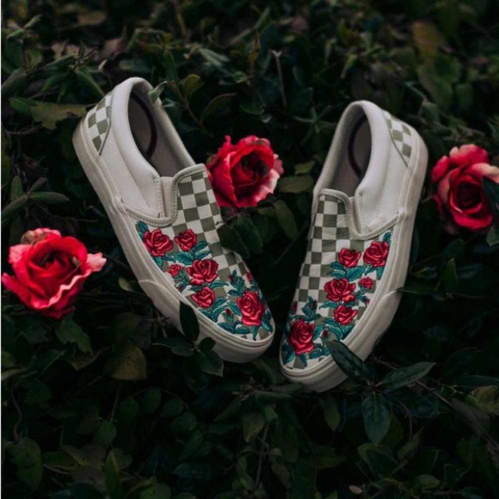 VANS DX Rose 🌹‎ Embroidery Sneakers